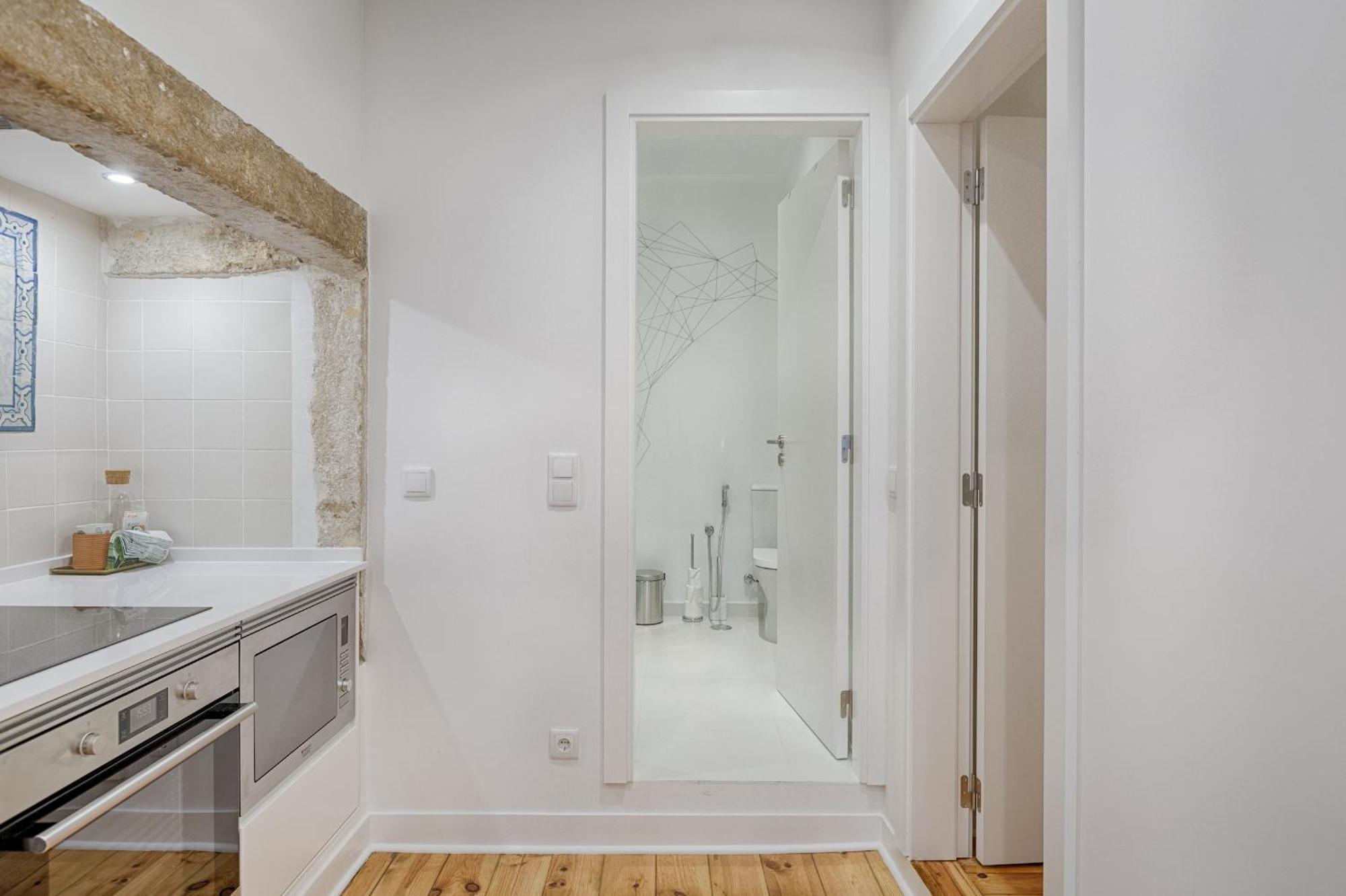 Architectural Gem In Bica Apartment Lisbon Luaran gambar