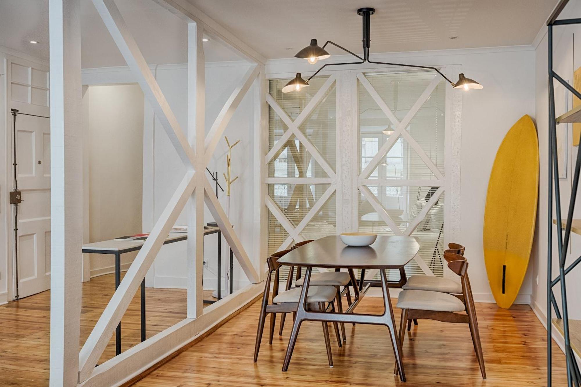 Architectural Gem In Bica Apartment Lisbon Luaran gambar